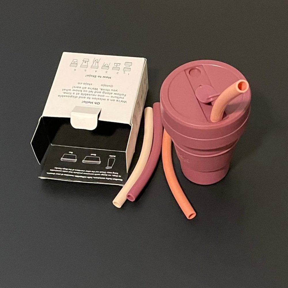 stojo Collapsible Cup with 4 reusable Straws, Brand New in Box, 12 oz